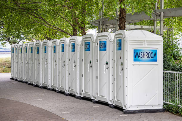 Best Porta potty rental near me  in East Chicago, IN